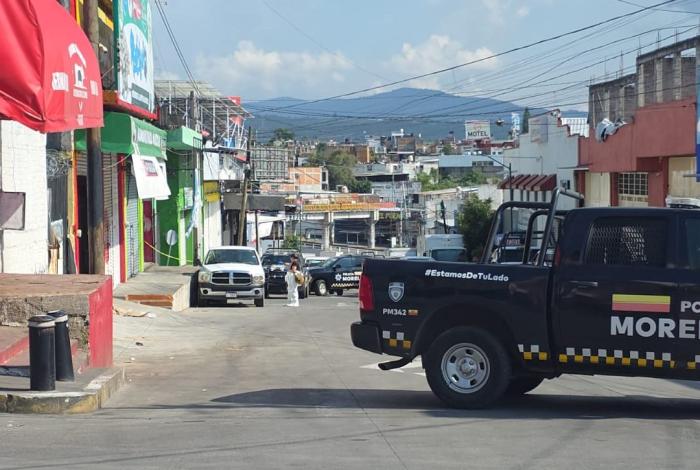 As3s1n4n a tres en una bodega cerca del Mercado de Abastos