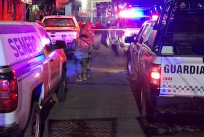 As3s1nan a pareja en Uruapan