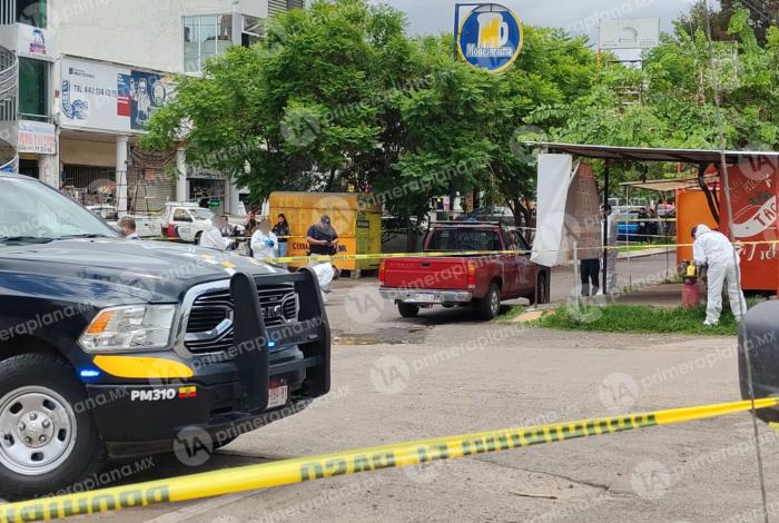 As3sin4n a conductor en fraccionamiento El Trébol, en Tarímbaro