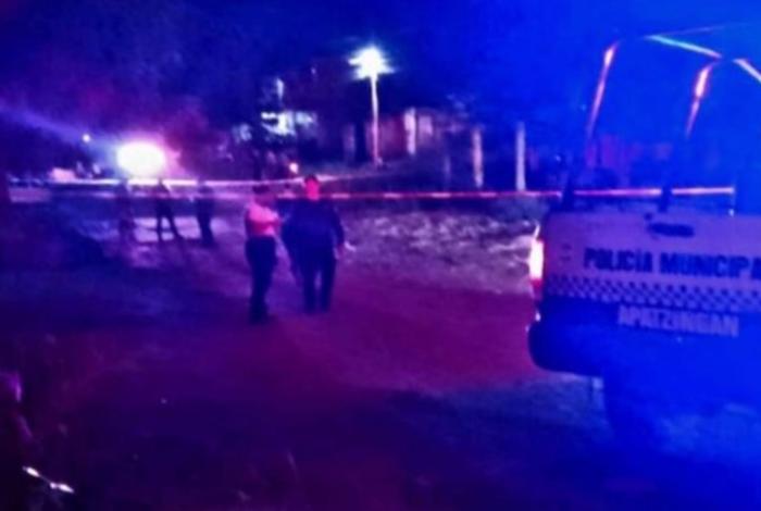 As3sinan a joven estadounidense frente a su novia, en Apatzingán