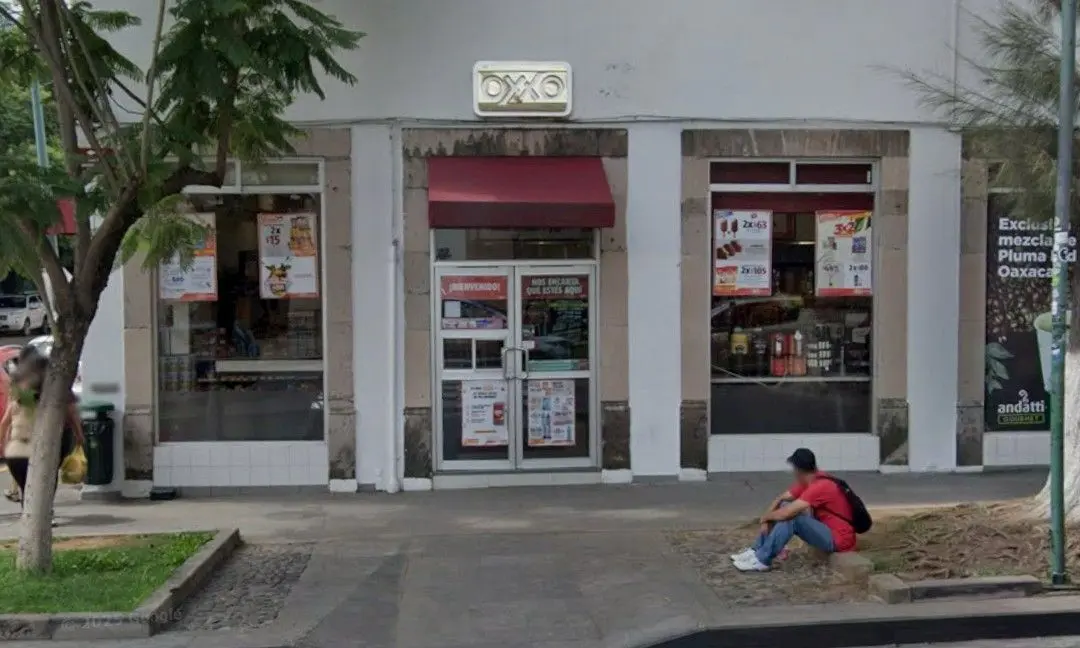 Asalto a mano armada en Oxxo de Morelia; vecinos denuncian inseguridad constante