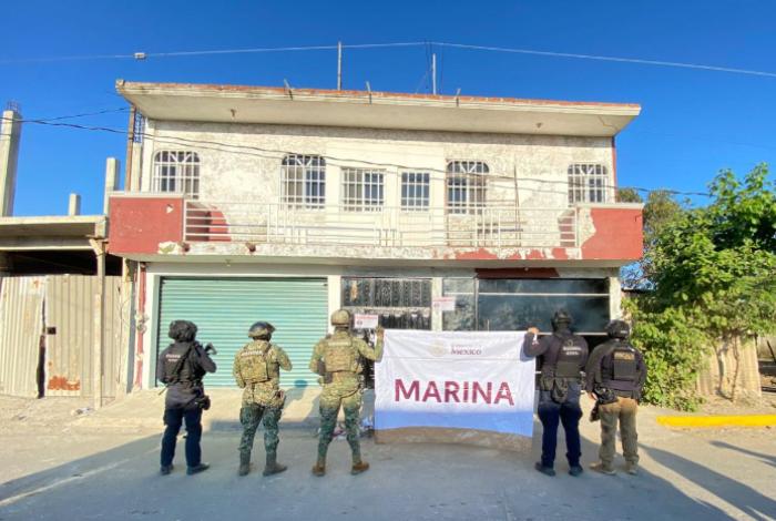 Asegura FGE narcóticos, equipo de videovigilancia y motocicleta durante cateo en Lázaro Cárdenas