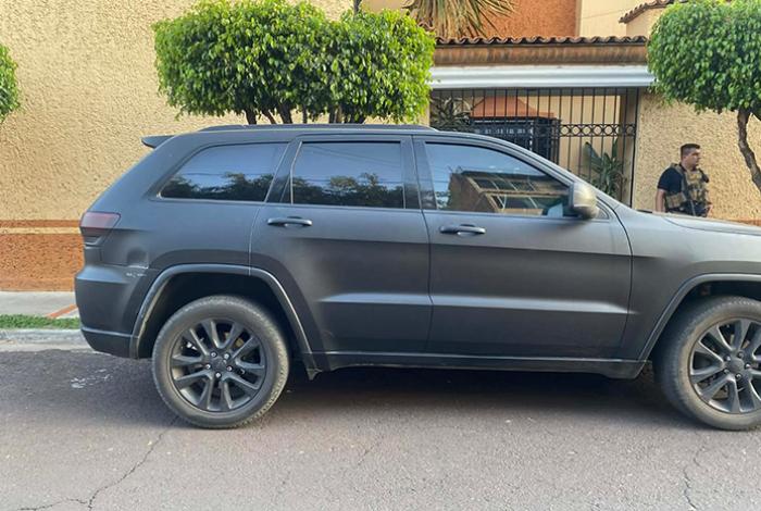 Asegura Fiscalía Anticorrupción vehículo del Ayuntamiento de Tangamandapio con reporte de robo