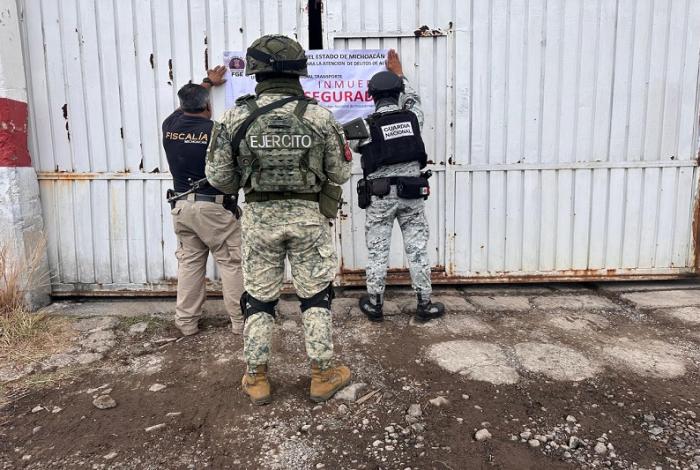 Aseguran 12 vehículos en Villa Madero y Tarímbaro; 4 eran robados