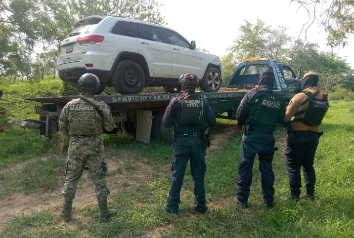 Aseguran camioneta blindada en Los Coyotes, municipio de LC