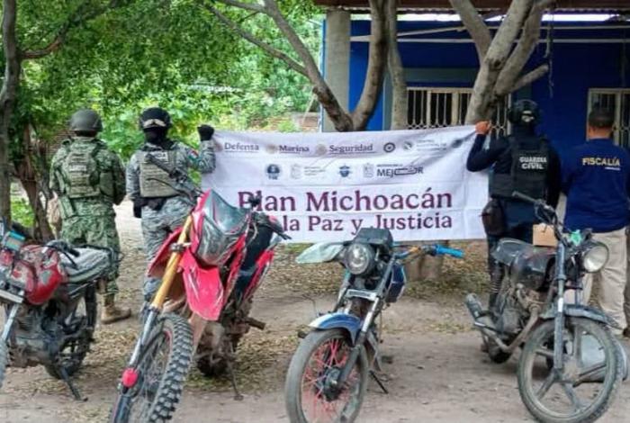 Aseguran dr0ga, ponchallantas y motocicletas, en La Ruana