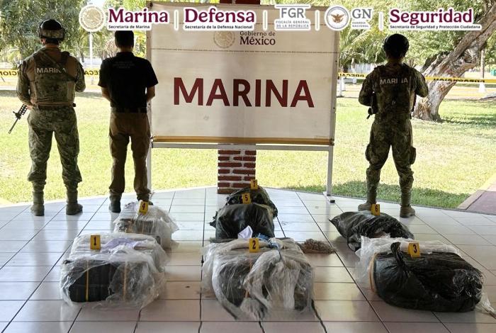 Aseguran más de 260 kg de coc4ína tras persecución marítima, en costa michoacana