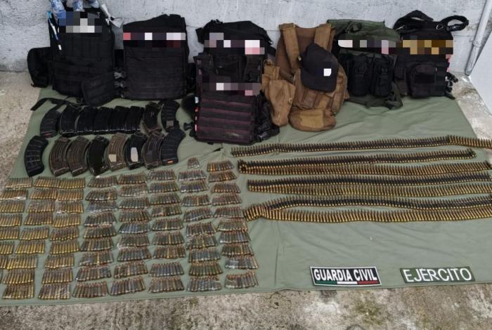 Aseguran mil 410 municiones de alto poder y chalecos alusivos a grupo delincuencial en Juárez: SSP