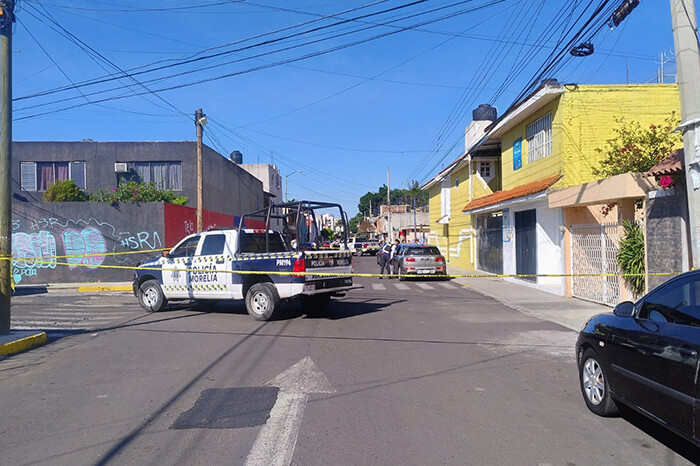 Asesinan a balazos al conductor de un carro en Infonavit Camelinas, en Morelia