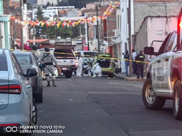 Asesinan a conductor de auto compacto en la colonia Independencia