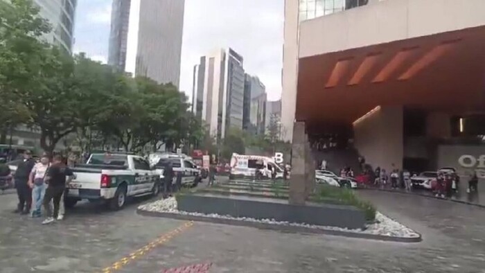 Asesinan a ex manager del cantante Gerardo Ortiz en Plaza Miyana de Polanco