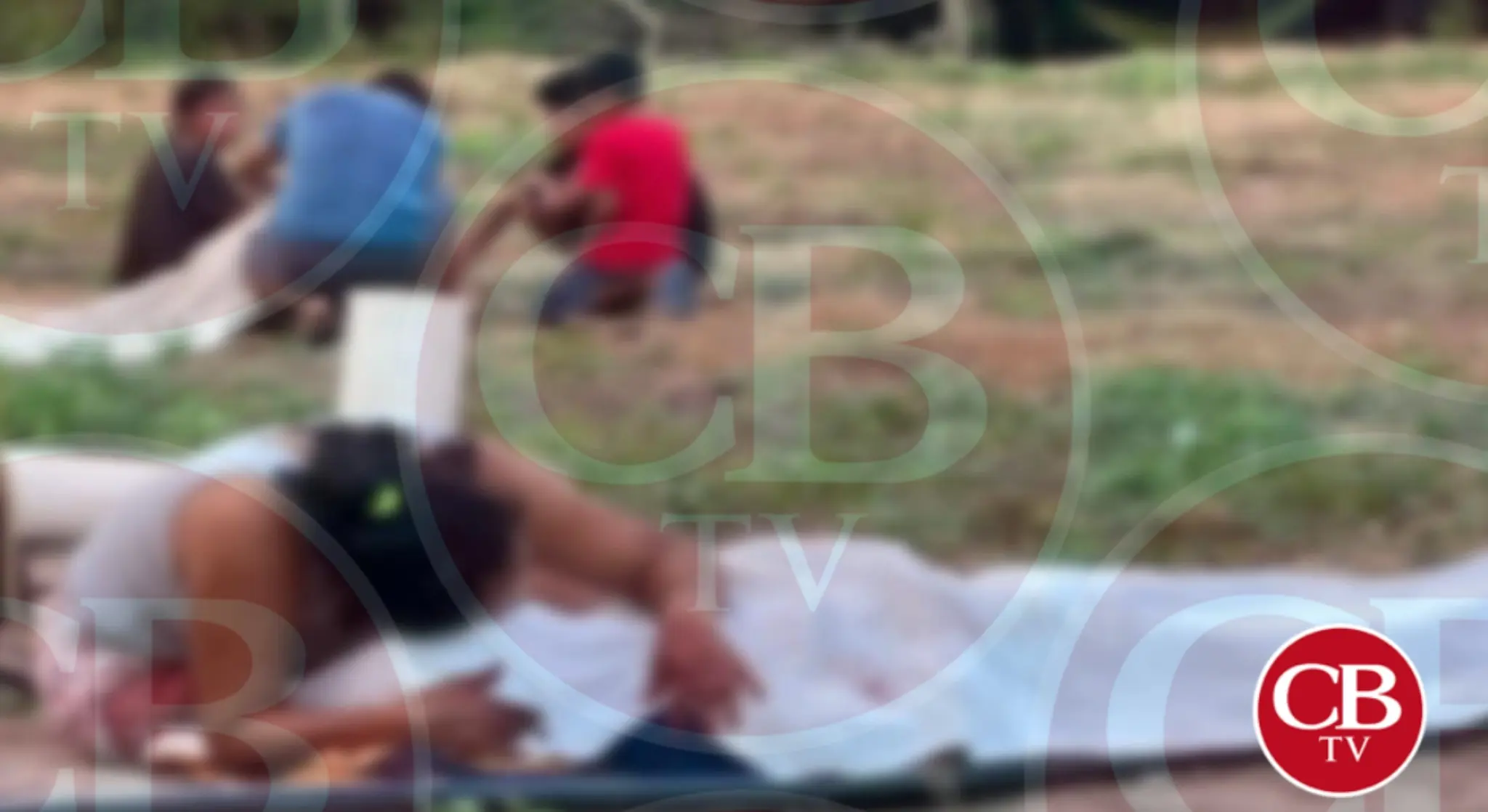 Asesinan a expolicia, a su hijo y sobrino en Aquila 