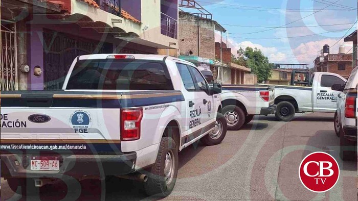 Asesinan a motociclista y secuestran a su acompañante en Uruapan