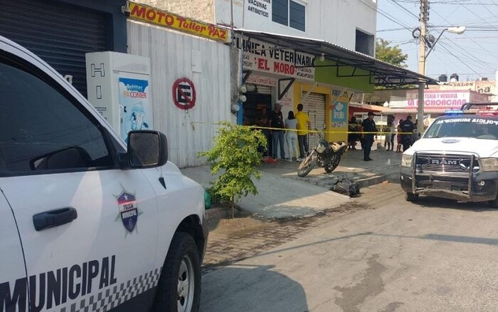 Asesinan a un hombre dentro de una veterinaria, en Apatzingán