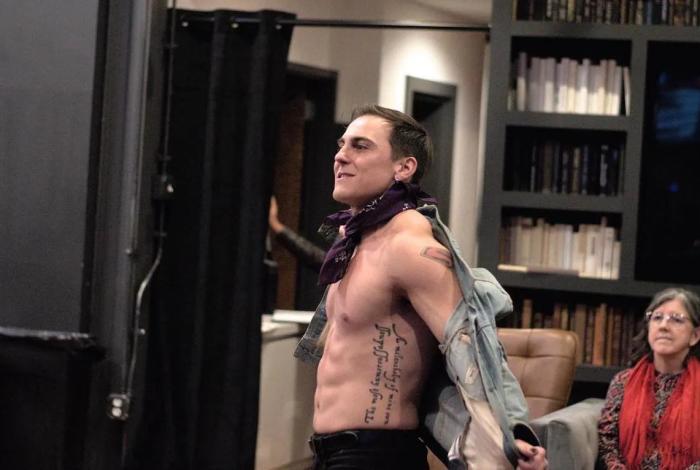 Asesinan al actor Adam Turck al intervenir en una disputa mientras paseaba a su perro