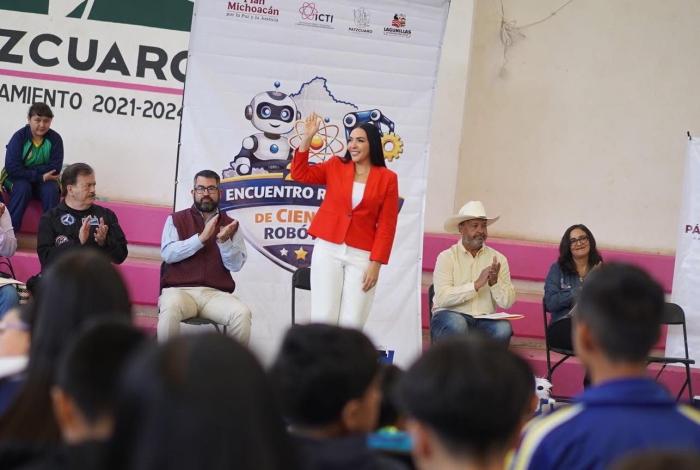 Asiste Adriana Campos al Encuentro Regional de Ciencia y Robótica en Pátzcuaro