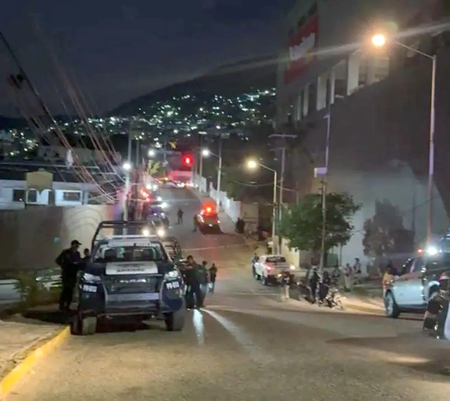 Atacan a balazos a trabajadores en plena huelga universitaria en Acapulco, Guerrero