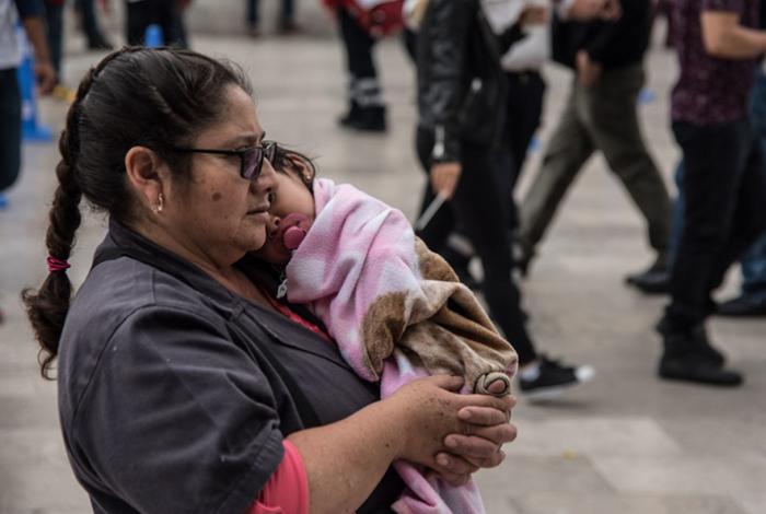 Atender a otros, a costa del propio futuro: Cuidar eleva a 73 % el riesgo de permanecer en pobreza