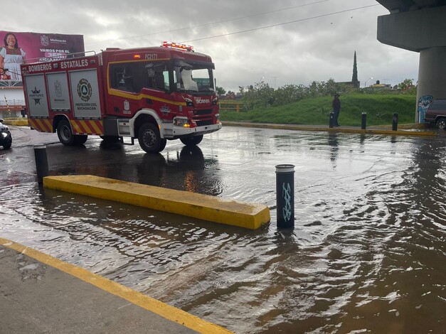 Atiende PC estatal colonias afectadas por inundaciones en Morelia