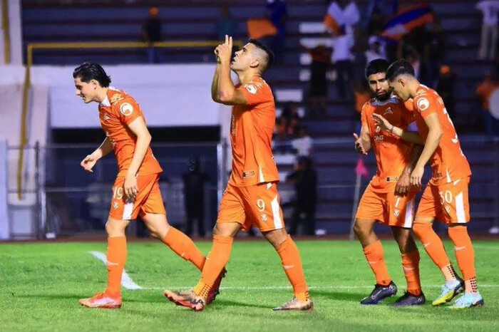 Atlético Morelia es goleado por el último lugar de la clasificación, Correcaminos