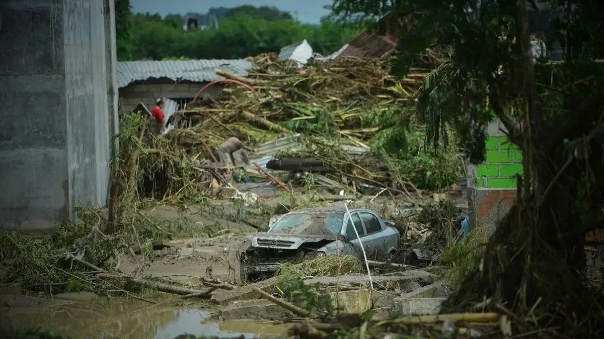 Aumenta cifra de muertos a 66, por intensas lluvias en estados de México