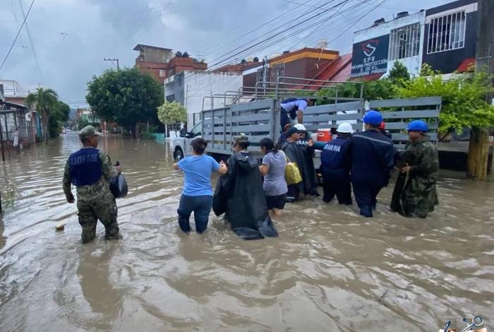 Aumentan a 47 los fallecidos por inundaciones en México