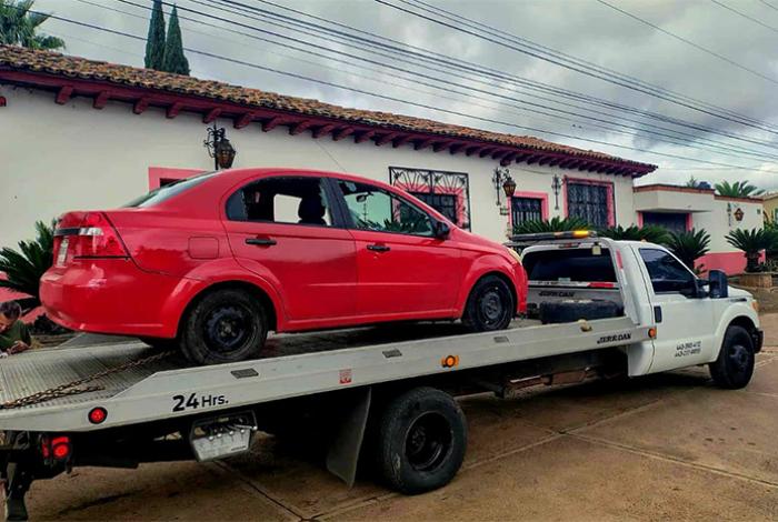 Automovilista baleado en Tacícuaro fallece en hospital; FGE investiga el homicidio
