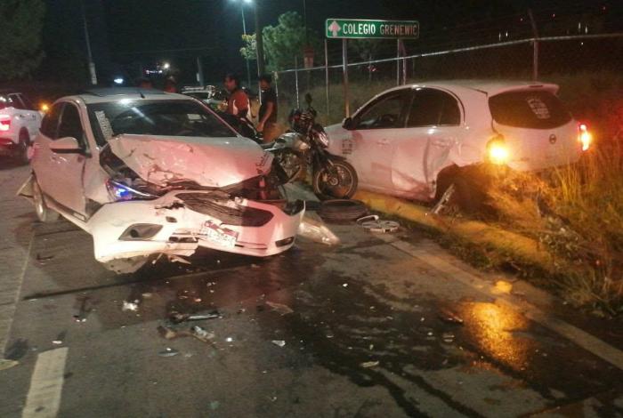Automovilista presuntamente ebrio provoca carambola en el Ramal Camelinas; hay un herido