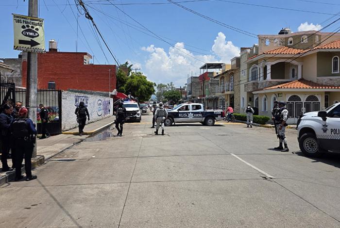 Automovilista queda herido al ser baleado por criminales, en Zamora