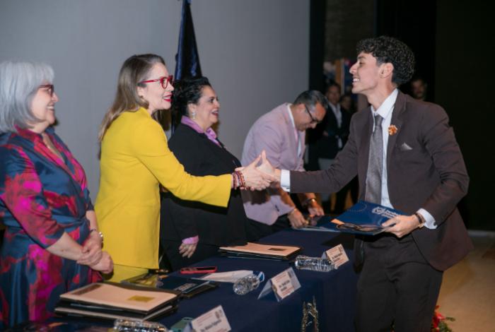 Autonomía universitaria ha permitido generar beneficios para la comunidad nicolaita: Yarabí Ávila