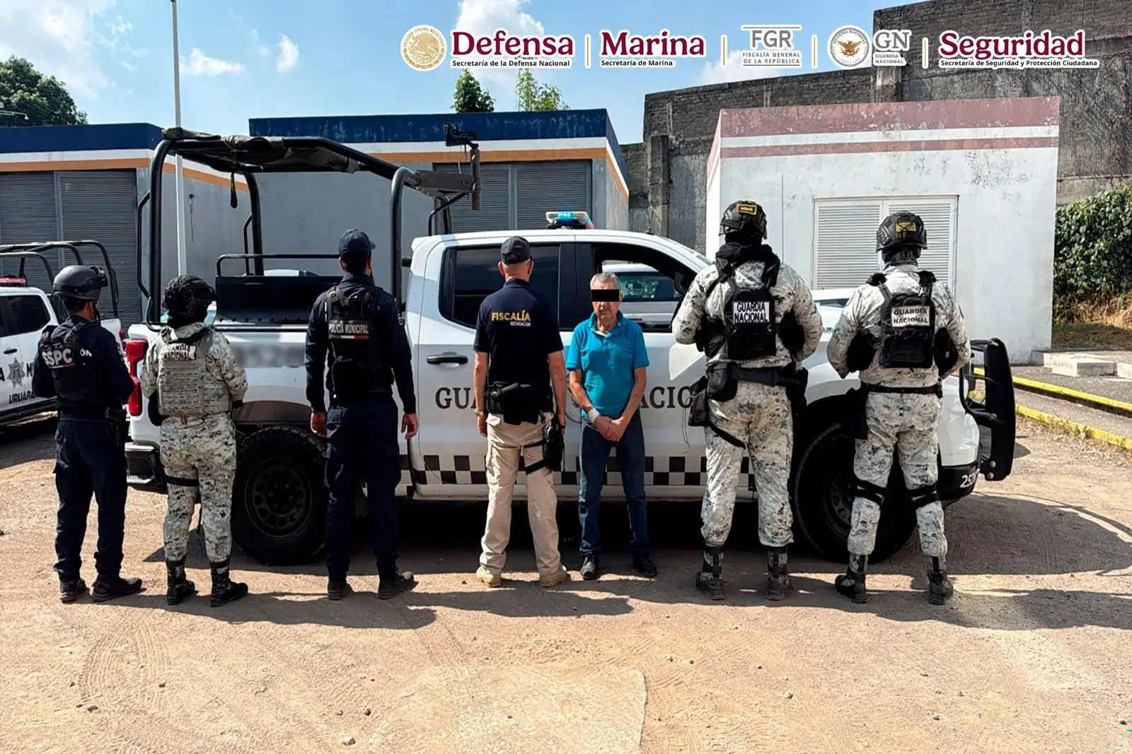 AUTORIDADES FEDERALES Y ESTATALES DETIENEN A 17 PERSONAS, ASEGURAN 10 ARMAS DE FUEGO Y VEHÍCULOS, EN MICHOACÁN
