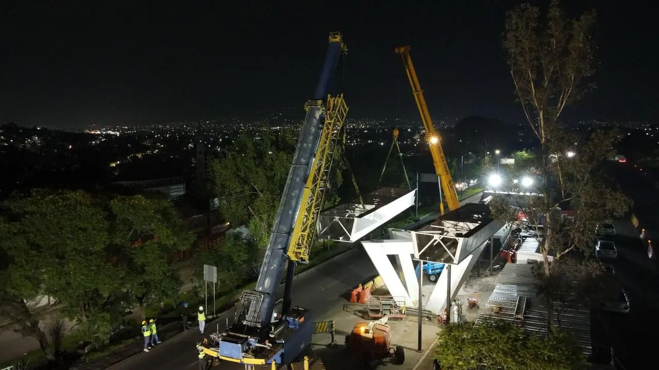 Avance del 32% en el distribuidor vial Eréndira informó SCOP