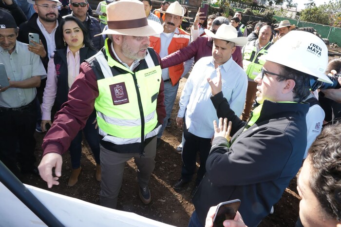 Avanza construcción del teleférico de Uruapan; Bedolla supervisa obra