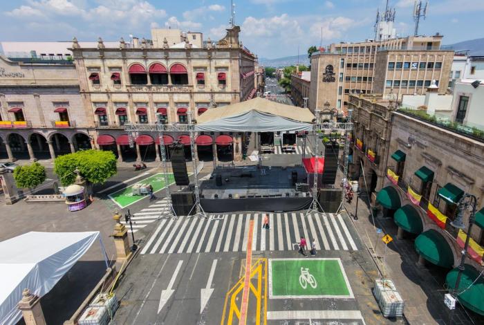 Avanza instalación del escenario para concierto por 485 aniversario de la fundación de Morelia 