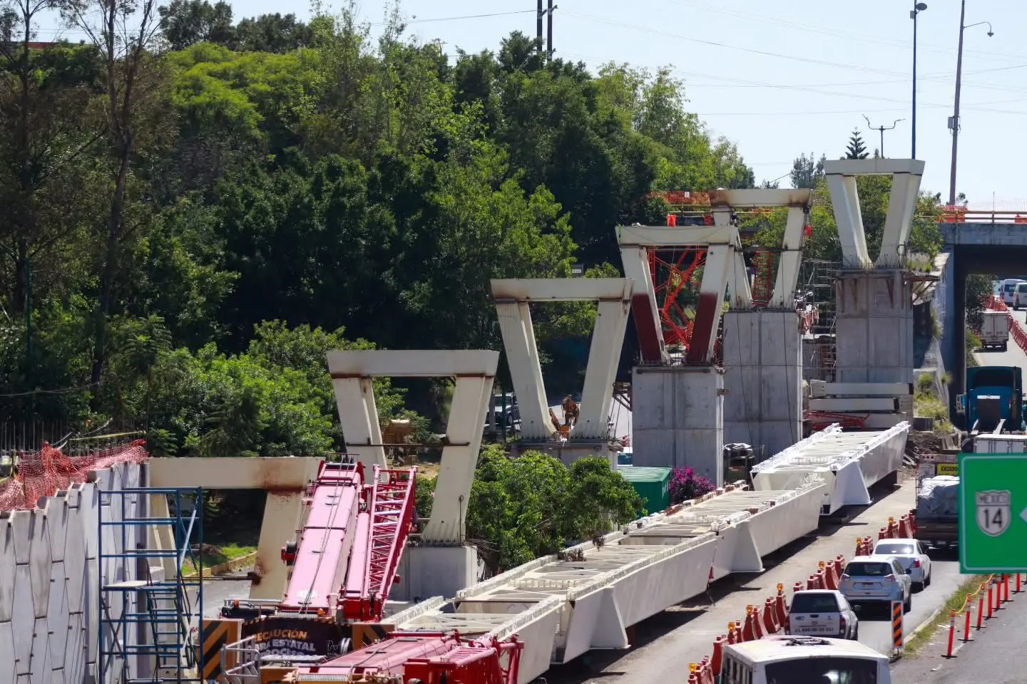 Avanza la construcción del distribuidor vial de Salida a Pátzcuaro al 54%