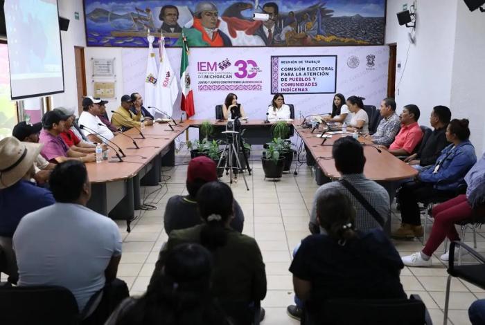 Avanza organización de consulta histórica sobre autogobierno en Opopeo