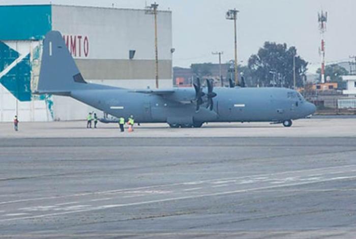 Avión militar de EUA que llegó a aeropuerto de Toluca estaba autorizado, afirma el gobierno