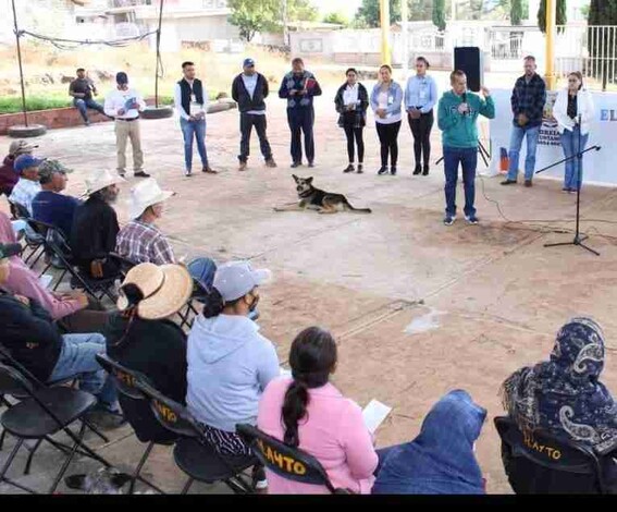 Ayuntamiento de Los Reyes realiza primera entrega de tinacos y productos a bajo costo para las familias