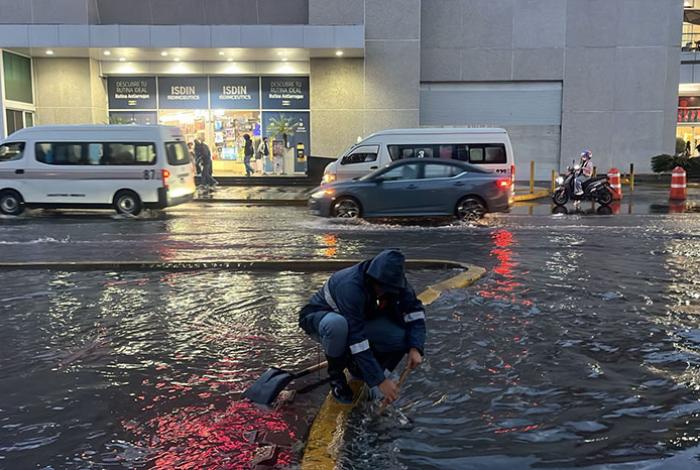 Ayuntamiento de Morelia despliega personal para atender incidencias por la lluvia