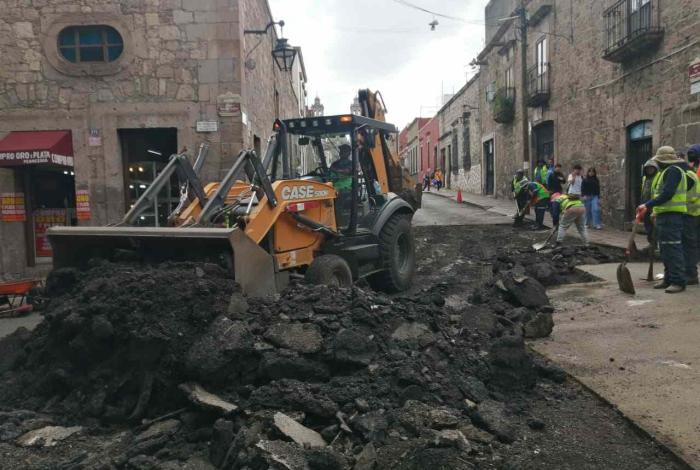 Ayuntamiento de Morelia intensifica trabajos de bacheo en el Centro Histórico