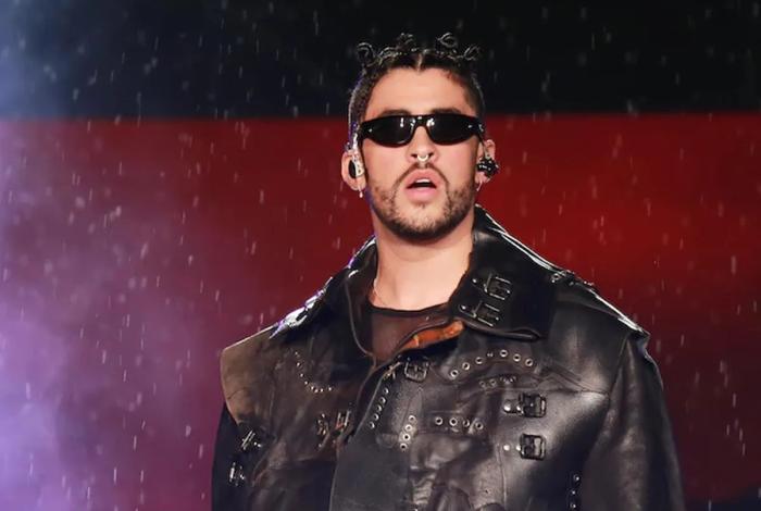 Bad Bunny sufre lesión en cierre de su residencia en Puerto Rico