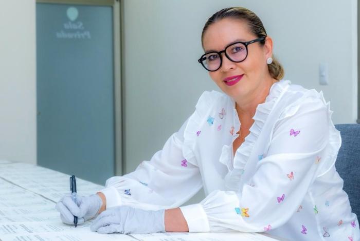 Bajar de $11 mil 564 a $4 mil 940 el pago por titulación, la propuesta de Yarabí al Consejo Universitario