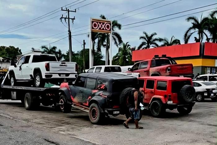 Balacera entre delincuentes deja 3 fallecidos en la carretera Arteaga-Tumbiscatío