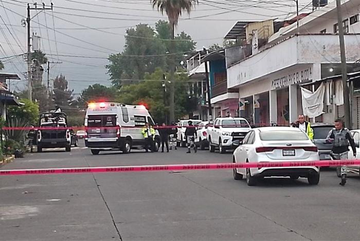 Balean a un joven en la colonia Emiliano Zapata, en Uruapan, cerca de la Federal 4
