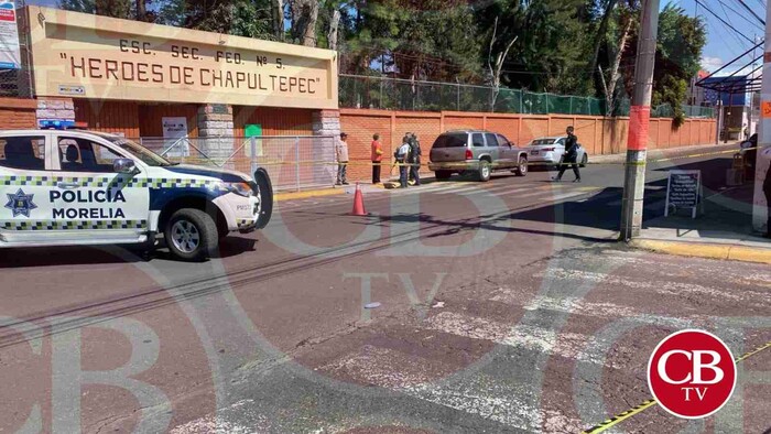 Balean un hombre afuera de la secundaria 5 de Morelia