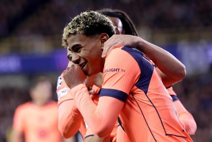 Barcelona rescata el empate con autogol del Brujas