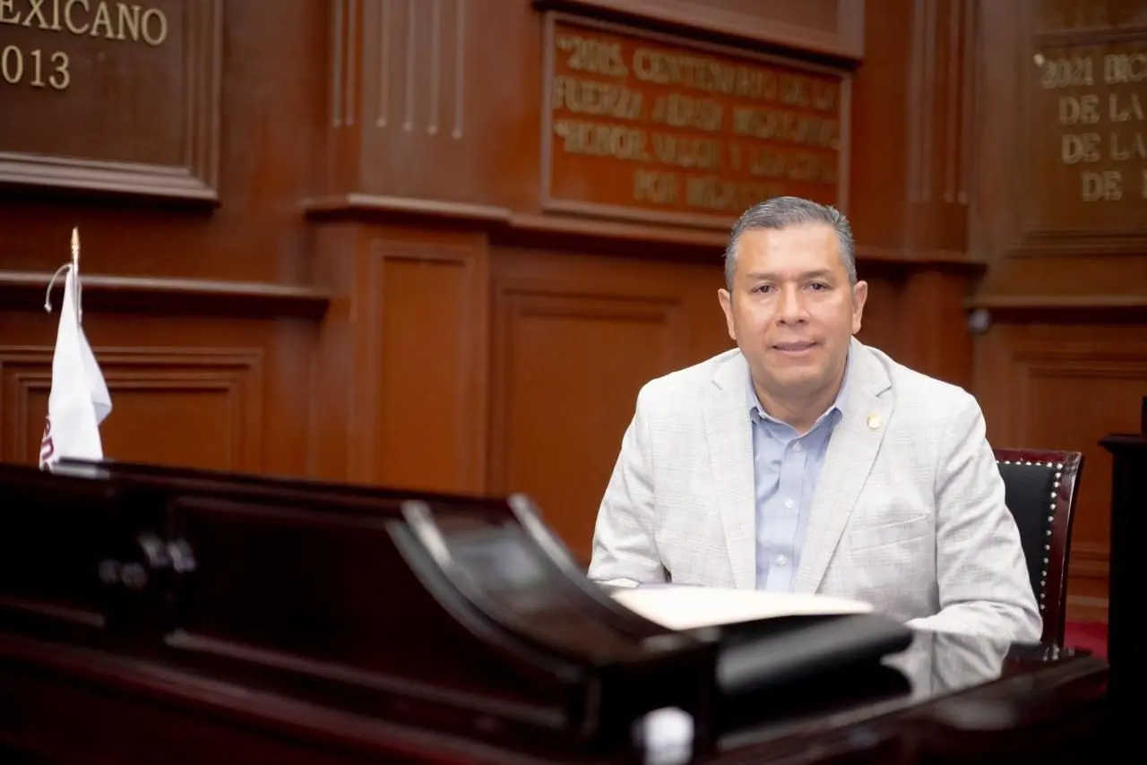 Barragán rompe récord: es el diputado más productivo de Michoacán y supera a congresos completos del país