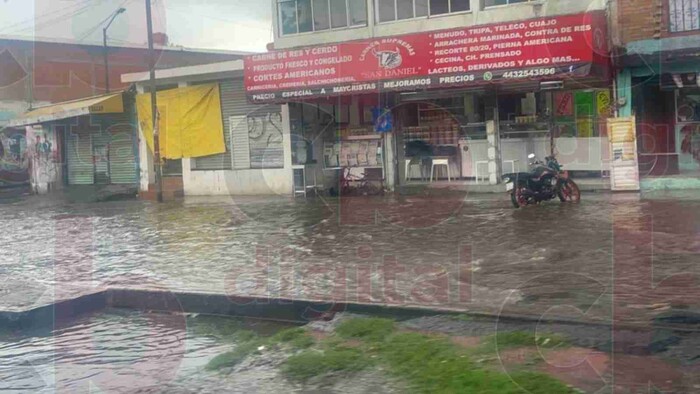 Basura de vecinos y comerciantes, principal causa de inundaciones en la Pedregal