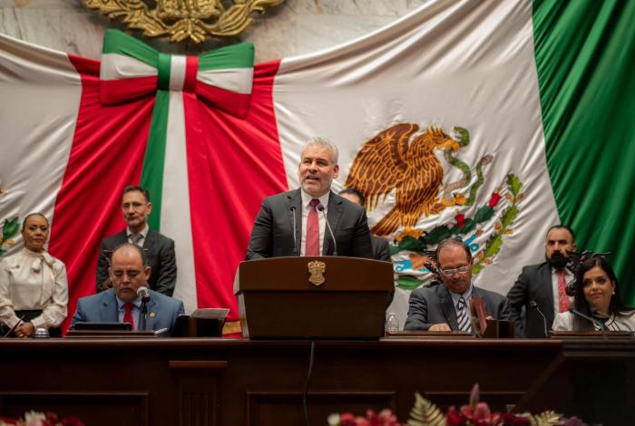 Bedolla: 31 mil mdp invertidos en más de 4 mil obras