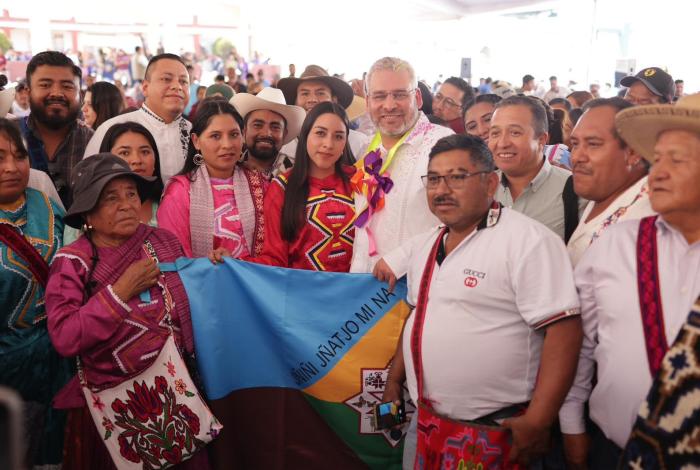 Bedolla celebra autonomía de 52 comunidades indígenas en Michoacán